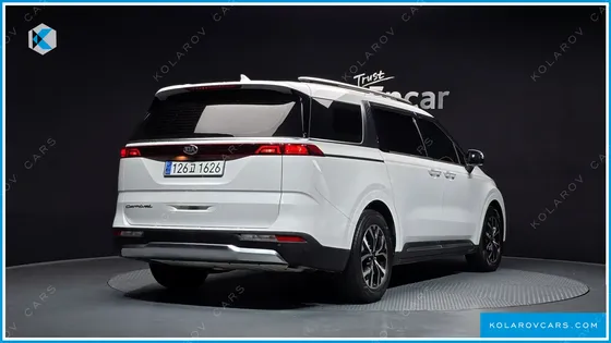 KIA CARNIVAL 9-SEATER NOBLESSE