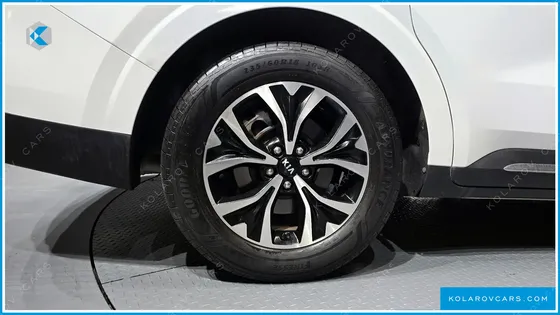 KIA CARNIVAL 9-SEATER NOBLESSE