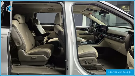 KIA CARNIVAL 9-SEATER NOBLESSE