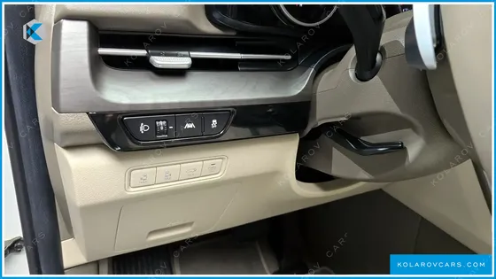 KIA CARNIVAL 9-SEATER NOBLESSE