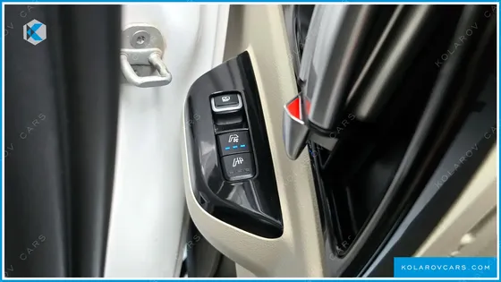 KIA CARNIVAL 9-SEATER NOBLESSE
