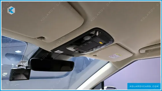 KIA CARNIVAL 9-SEATER NOBLESSE