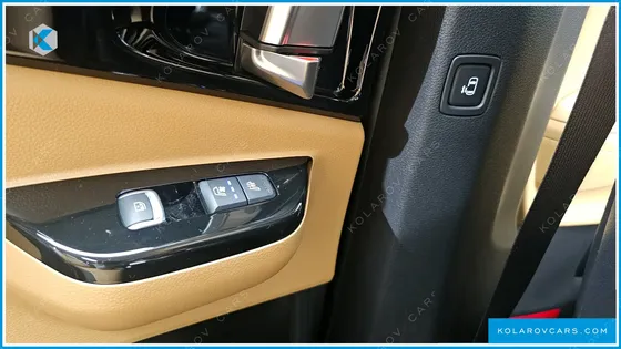 KIA CARNIVAL 9-SEATER SIGNATURE