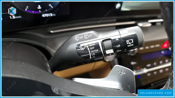 KIA CARNIVAL GASOLINE 9-SEATER SIGNATURE