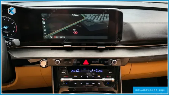 KIA CARNIVAL GASOLINE 9-SEATER SIGNATURE
