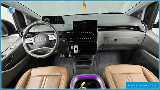 HYUNDAI STARIA 4WD LOUNGE 7-SEATER