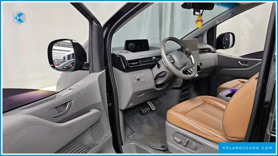 HYUNDAI STARIA 4WD LOUNGE 7-SEATER