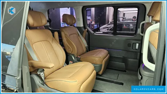 HYUNDAI STARIA 4WD LOUNGE 7-SEATER