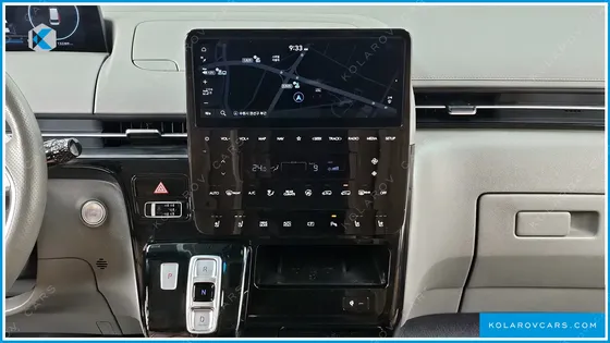 HYUNDAI STARIA 4WD LOUNGE 7-SEATER
