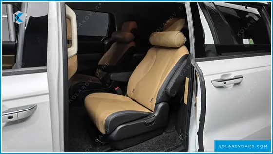 KIA CARNIVAL 9-SEATER SIGNATURE