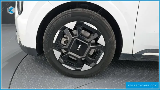 KIA CARNIVAL GASOLINE 7-SEATER NOBLESSE