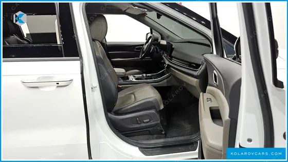 KIA CARNIVAL GASOLINE 7-SEATER NOBLESSE