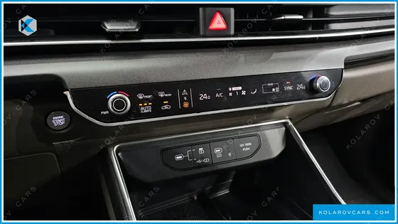 KIA CARNIVAL GASOLINE 7-SEATER NOBLESSE