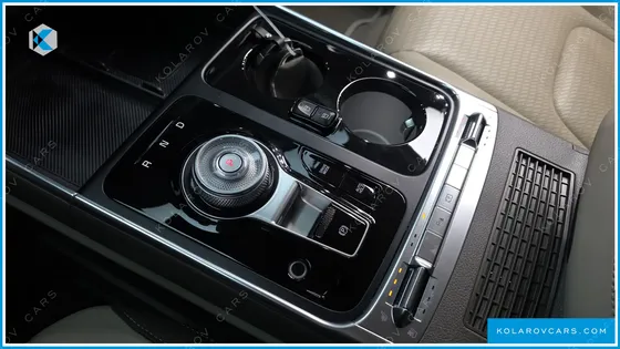 KIA CARNIVAL HEV 9-SEATER HI-LIMOUSINE