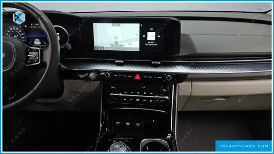 KIA CARNIVAL GASOLINE 7-SEATER HI-LIMOUSINE