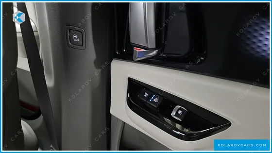 KIA CARNIVAL GASOLINE 7-SEATER HI-LIMOUSINE