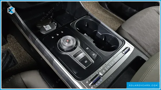 KIA CARNIVAL 9-SEATER PRESTIGE