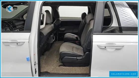 KIA CARNIVAL 9-SEATER PRESTIGE