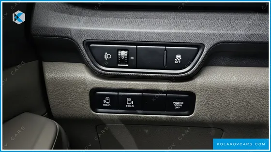 KIA CARNIVAL 9-SEATER PRESTIGE