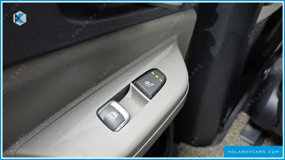KIA CARNIVAL 9-SEATER PRESTIGE