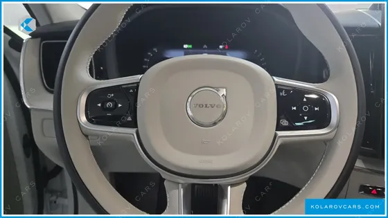 VOLVO XC60 B5 ULTRA DARK AIR SUS
