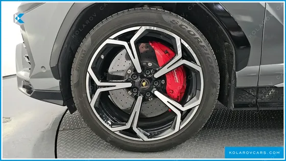 LAMBORGHINI URUS 4.0 V8
