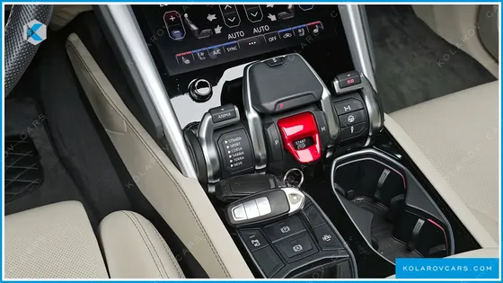 LAMBORGHINI URUS 4.0 V8