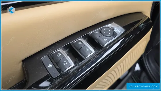 KIA CARNIVAL 9-SEATER NOBLESSE