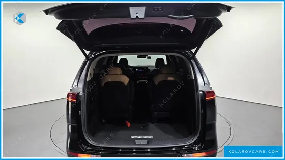 KIA CARNIVAL 9-SEATER NOBLESSE