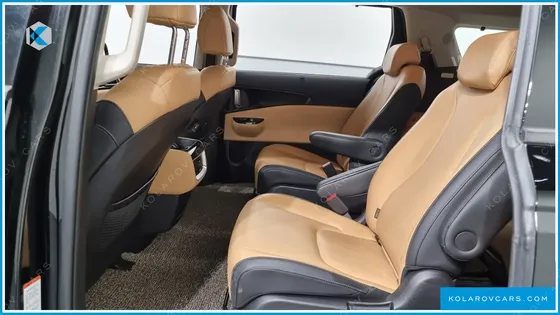 KIA CARNIVAL 9-SEATER NOBLESSE