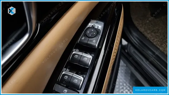 KIA CARNIVAL 9-SEATER NOBLESSE