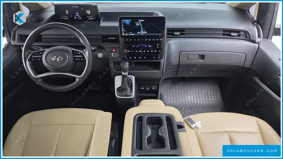 HYUNDAI STARIA TOURER 9-SEATER