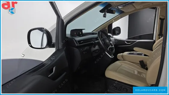 HYUNDAI STARIA TOURER 9-SEATER