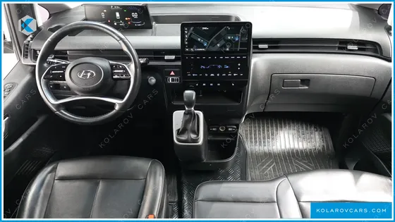 HYUNDAI STARIA 4WD TOURER 9-SEATER