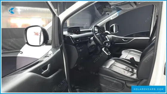 HYUNDAI STARIA 4WD TOURER 9-SEATER