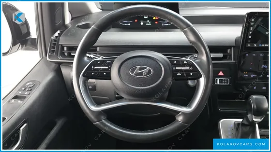 HYUNDAI STARIA 4WD TOURER 9-SEATER