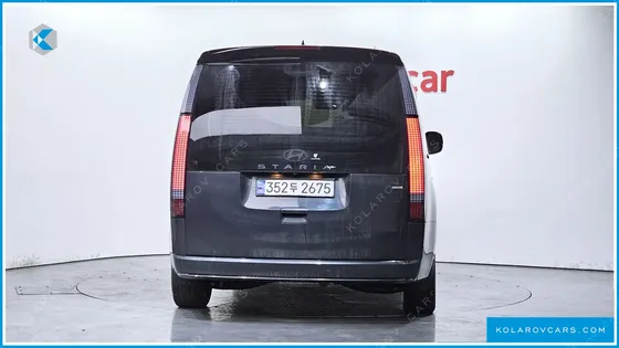 HYUNDAI STARIA 4WD LOUNGE 9-SEATER