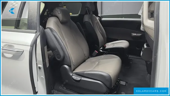 KIA CARNIVAL 9-SEATER PRESTIGE