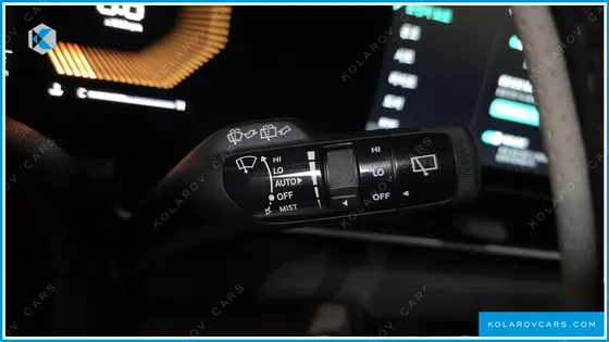 KIA CARNIVAL 9-SEATER PRESTIGE