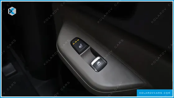 KIA CARNIVAL 9-SEATER PRESTIGE
