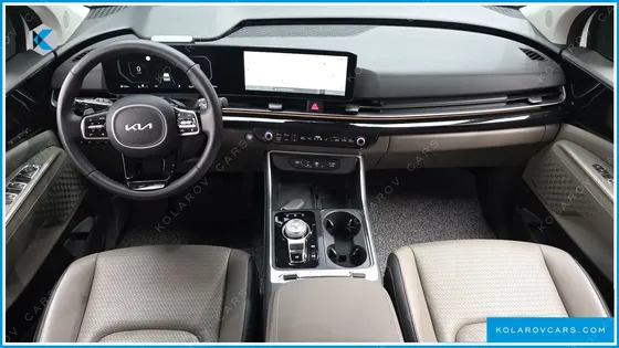 KIA CARNIVAL GASOLINE 7-SEATER SIGNATURE