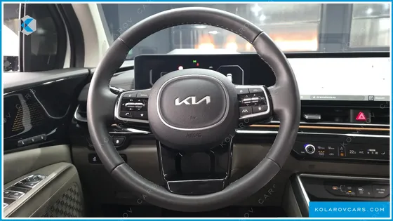 KIA CARNIVAL GASOLINE 7-SEATER SIGNATURE
