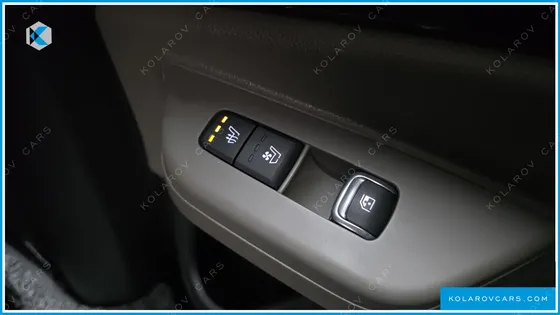 KIA CARNIVAL GASOLINE 7-SEATER SIGNATURE