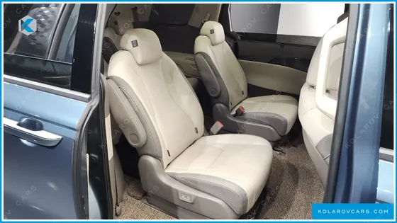 KIA CARNIVAL 9-SEATER SIGNATURE