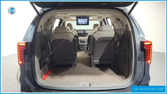 KIA CARNIVAL 9-SEATER SIGNATURE
