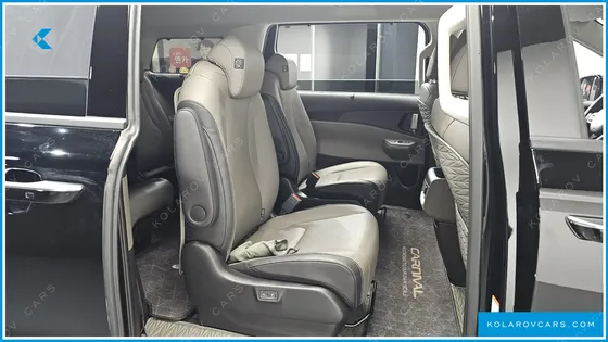 KIA CARNIVAL 9-SEATER NOBLESSE