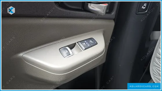 KIA CARNIVAL 9-SEATER NOBLESSE