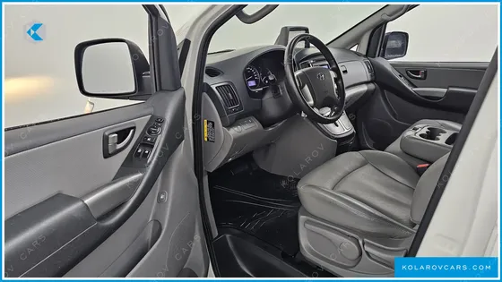 HYUNDAI STAREX VAN 3-SEATER