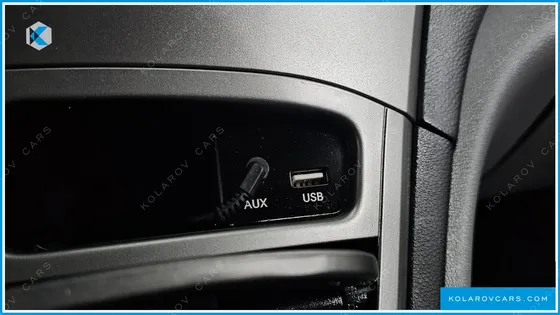 HYUNDAI STAREX VAN 3-SEATER