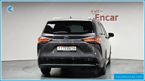TOYOTA SIENNA 2.5 HYBRID AWD